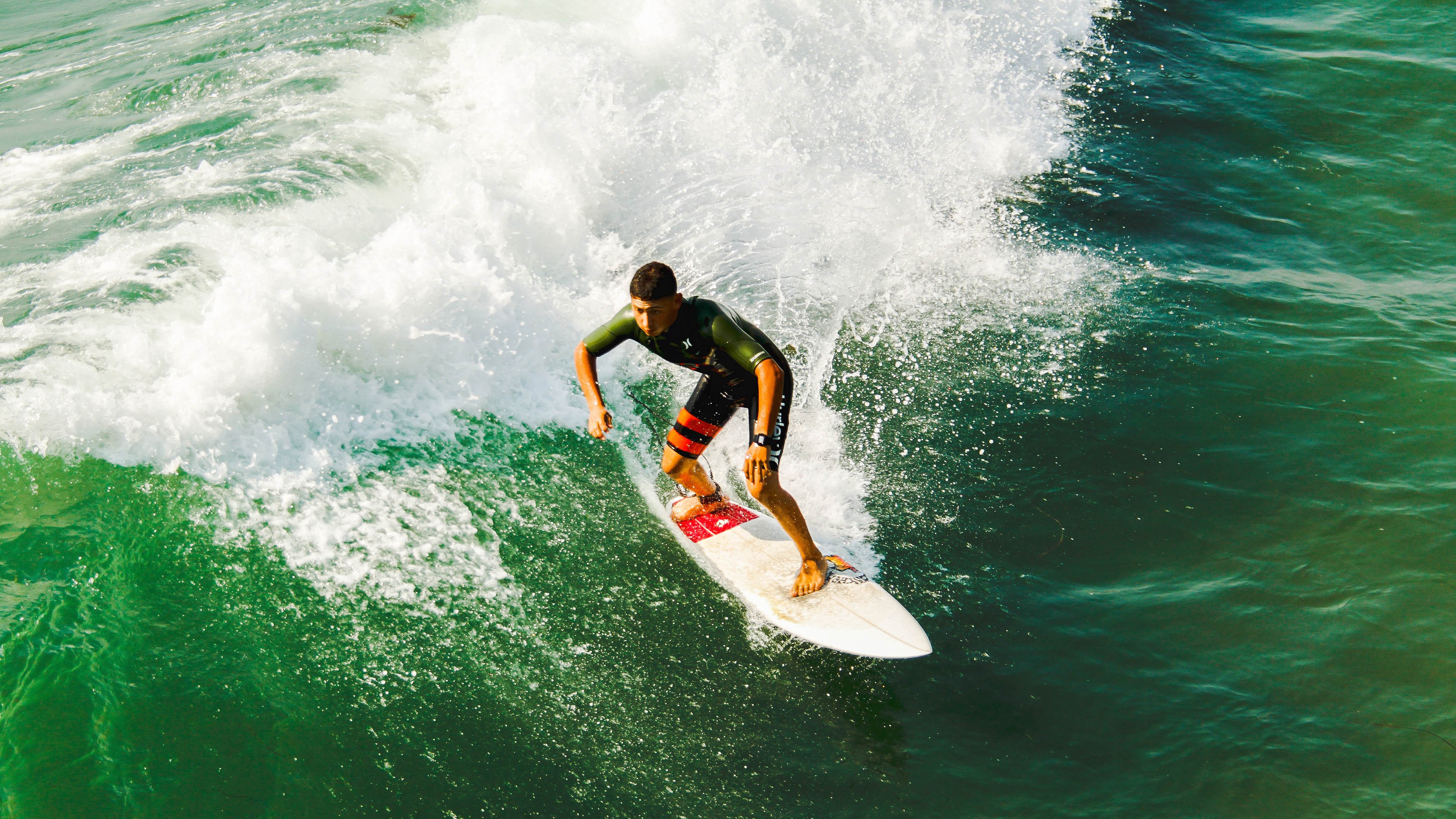 本·普劳德蝶泳50米表现燃爆泳池,普劳德游泳